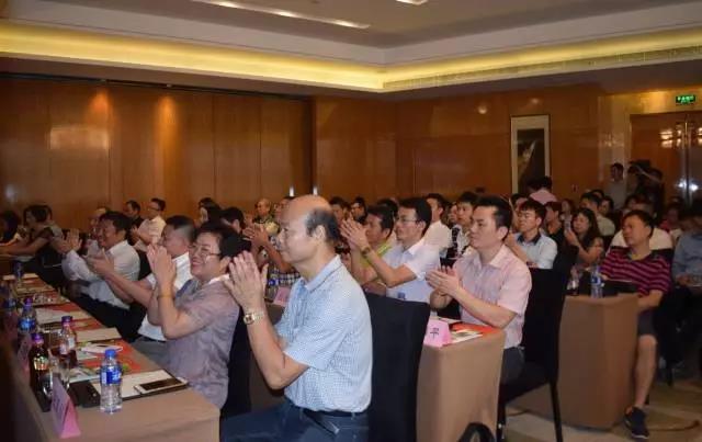7月30日，《如何用投資人的眼光打造企業(yè)》高峰會(huì)暨邦盟匯駿與多多爽上市合作簽約儀式圓滿(mǎn)成功！