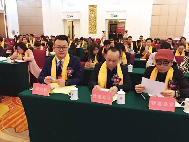 2月24日，邦盟華威明星企業(yè)——點亮亮點 · 2017年全國服務(wù)商年會暨與邦盟華威戰(zhàn)略服務(wù)簽約儀式完美落幕！